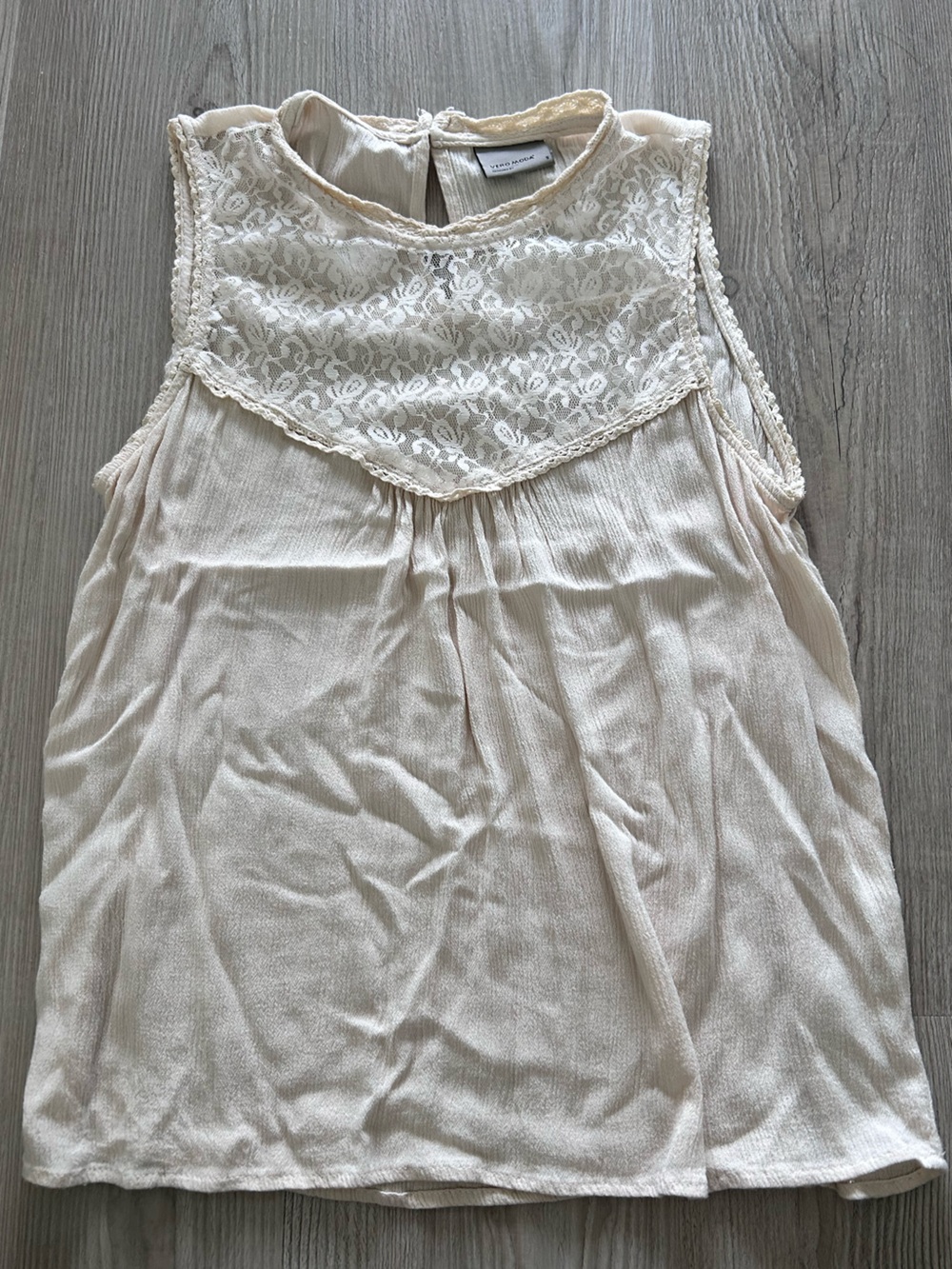 Flowy lace cream blouse sz S